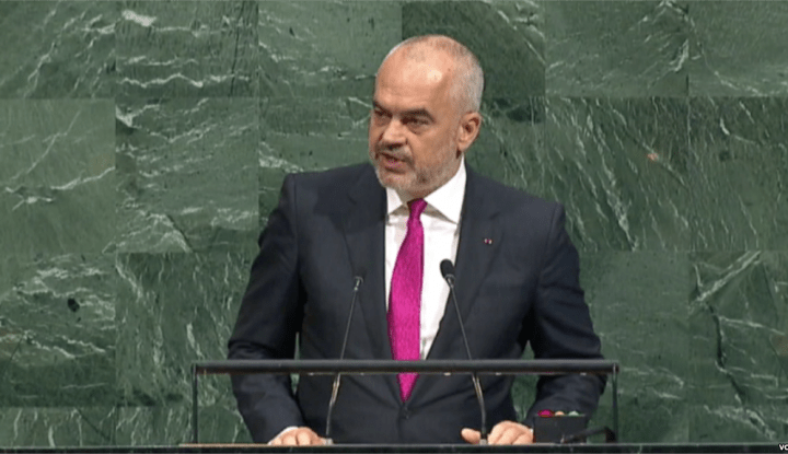 Duke forcuar marrëdhëniet me Serbinë, Shqipëria nuk do të lëvizë asnjë centimetër për mbështetje dhe qëndrimi që të njohë Kosovën. Është koha që Kosova dhe Serbia të lëvizin përtej ngërçit dhe të bëjnë rolin e tyre për një marrëveshje paqeje për një marrëveshje të mbështetur nga BE dhe SHBA. Dialogu është rruga e vetme, është i nevojshëm dhe Ballkani i Hapur do ta ndihmojë këtë proces.”