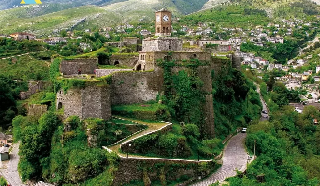 Guri i Gjirokastrës nuk është vetëm gur. Është karakter. Identitet. Histori.